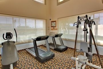 Holiday Inn Express & Suites Lethbridge3