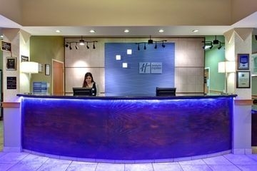 Holiday Inn Express & Suites Lethbridge2