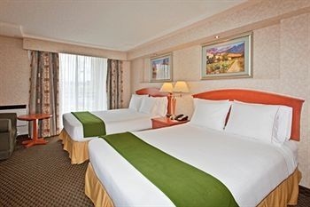 Holiday Inn Express Hotel & Suites Calgary1