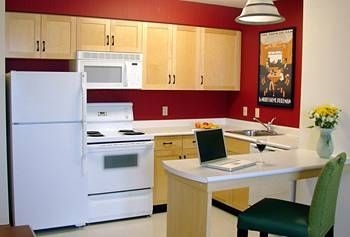 Lakeview Signature Inn Calgary Airport3