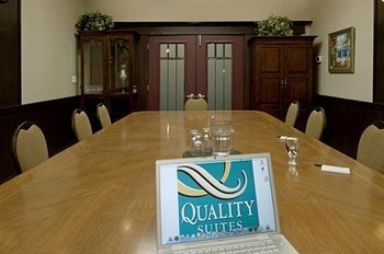 Quality Hotel Calgary Airport & Conference Centre4