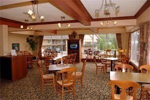 Lakeview Inn and Suites Hinton3