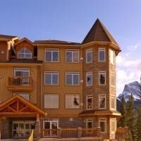 Falcon Crest Lodge0