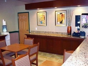 Quality Inn And Suites Lethbridge2