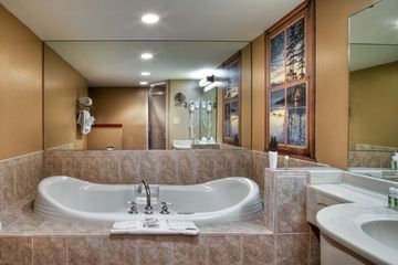 REGENCY LODGE3