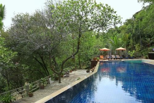 เฉวงพาร์คเพลส (Chaweng Park Place Hotel)1