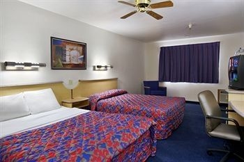 Red Roof Inn Santa Fe4