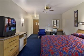 Red Roof Inn Santa Fe3