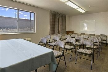 Red Roof Inn And Suites Midtown1