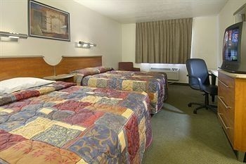 Red Roof Inn And Suites Midtown3