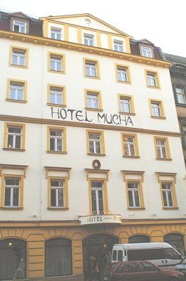 Mucha Hotel0