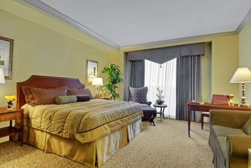 Omni Berkshire1
