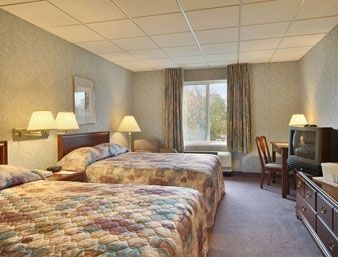 RAMADA AMHERST CONFERENCE CENTER0