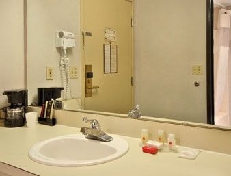 Ramada Limited Syracuse - University/Carrier Circle3