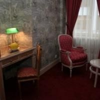 Friday Hotel2