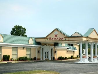 RAMADA INN AND SUITES LUMBERTON2