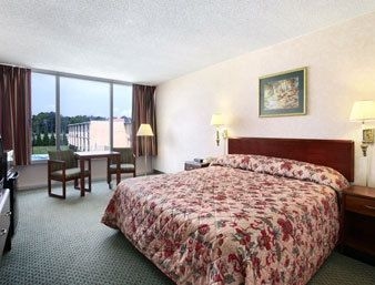 RAMADA INN AND SUITES LUMBERTON4