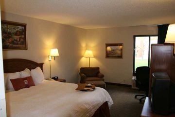 HAMPTON INN FARGO1
