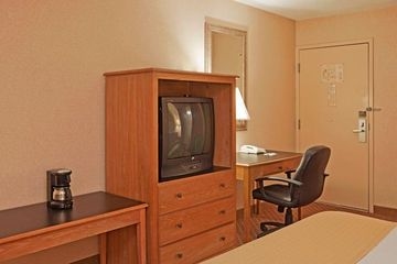 HOLIDAY INN PERRYSBURG-FRENCH QUARTER1