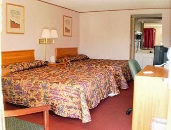 Knights Inn Toledo West3