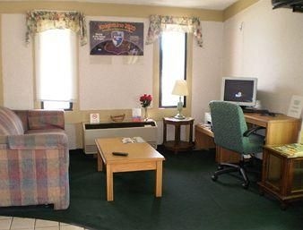 Knights Inn Toledo West1