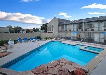 Comfort Inn Midwestern Square1