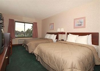 Comfort Inn Midwestern Square3