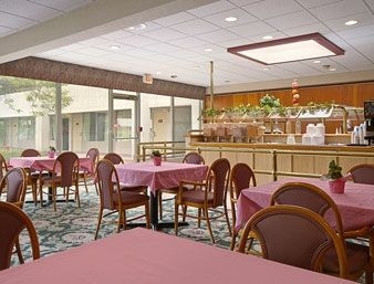 RAMADA HAZLETON0