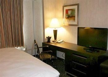 Comfort Inn Pittsburgh3