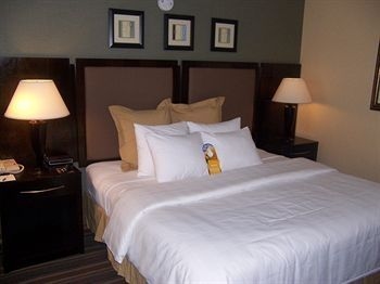 CROWNE PLAZA PHILADELPHIA-BUCK3