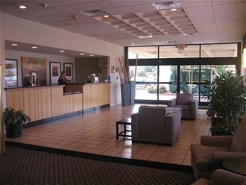 HOLIDAY INN GREENVILLE-I-85 @ AUGUSTA RD3