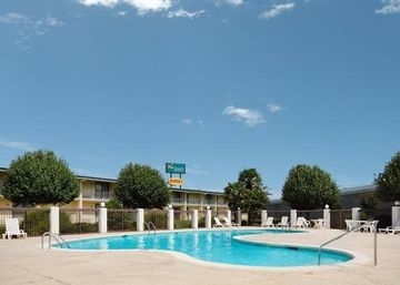 Quality Inn & Suites2