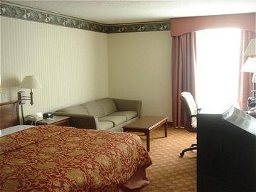RAMADA PLAZA HOTEL MEMPHIS AIRPORT EAST3