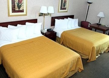 HOLIDAY INN EXPRESS DUMAS1