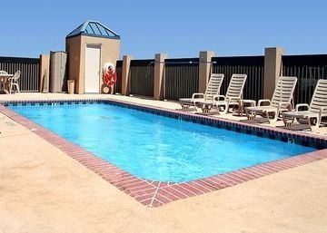 HOLIDAY INN EXPRESS DUMAS4