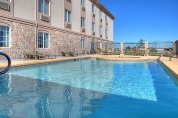 HOLIDAY INN EXPRESS HOTEL & SUITES PECOS4