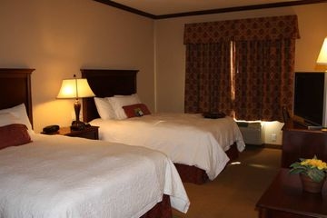 HAMPTON INN SUITES STEPHENVILL3