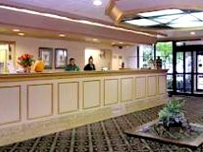 Quality Inn Dallas Market Center2