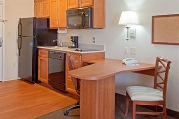 CANDLEWOOD SUITES HOUSTON NW - WILLOWBROOK4