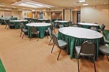 Holiday Inn Addison1