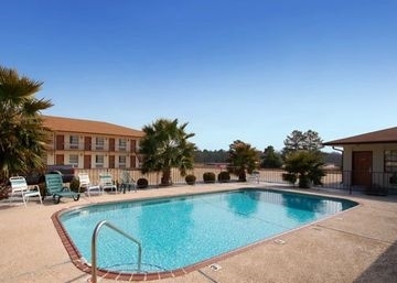ECONO LODGE NACOGDOCHES3