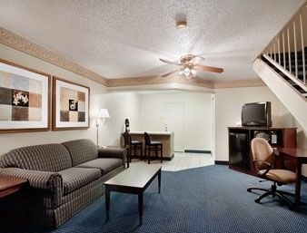 Ramada New Braunfels2
