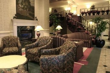 HOLIDAY INN ROSSLYN @ KEY BRIDGE2