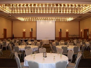 โรงแรมเชอราตัน สนามบินริชมอนด์ (Doubletree Hotel Richmond Airport)3