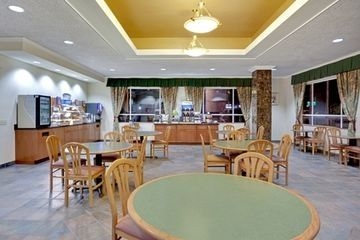 Holiday Inn Express Hotel & Suites Seattle (Northgate Mall Area)3