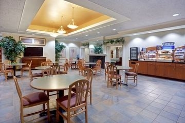 Holiday Inn Express Hotel & Suites Seattle (Northgate Mall Area)2