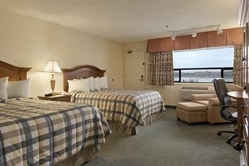 Red Lion Hotel Vancouver at the Quay4