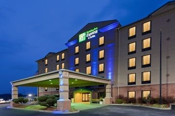 HOLIDAY INN EXPRESS HOTEL & SUITES CHARLESTON-SOUTHRIDGE1