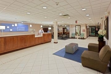 HOLIDAY INN EXPRESS HOTEL & SUITES CHARLESTON-SOUTHRIDGE2