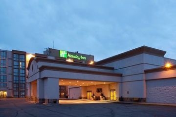 HOLIDAY INN0